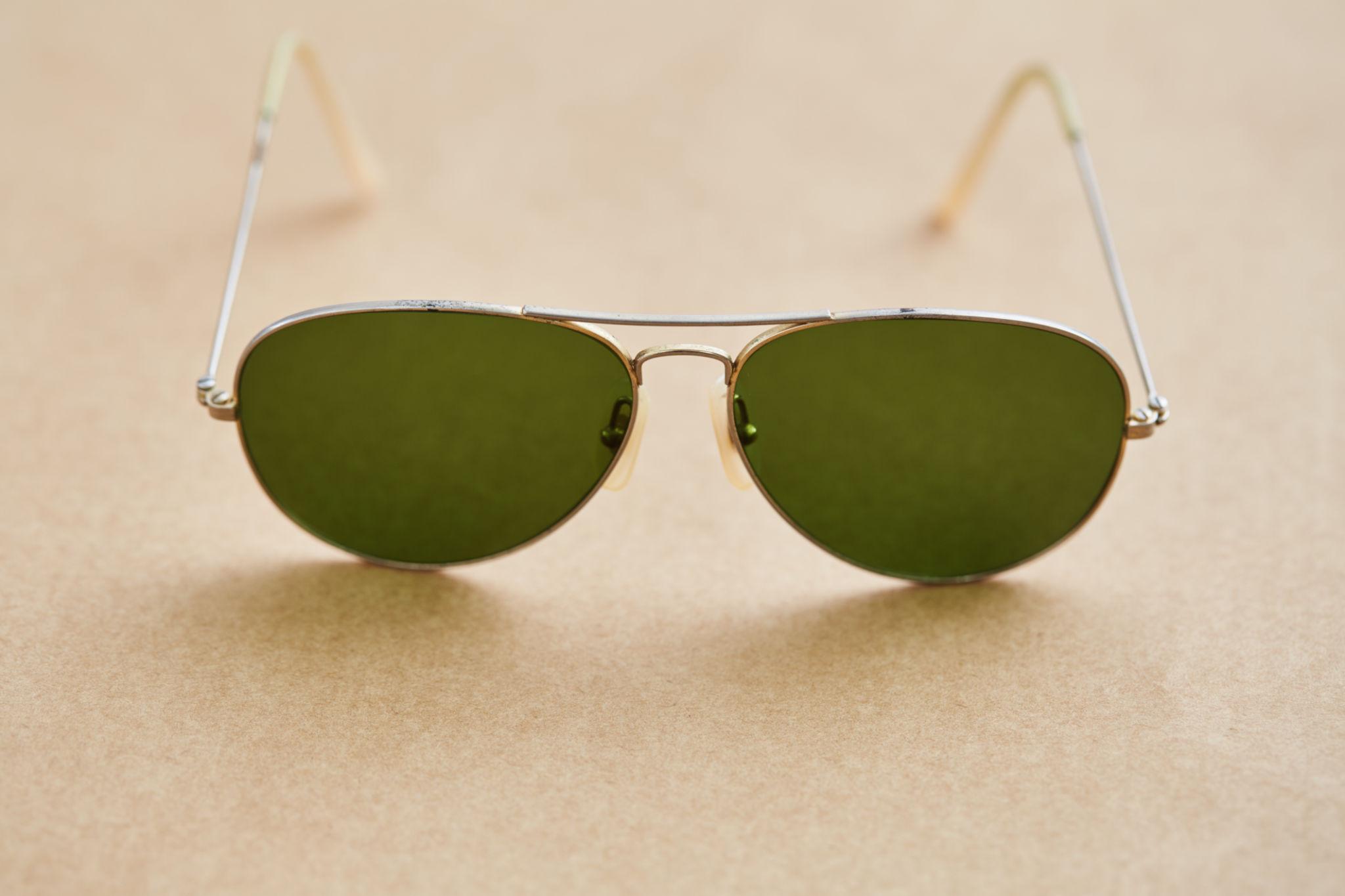 Classic Aviator Sunglasses – Lightweight Metal Frame UV Protection Glasses